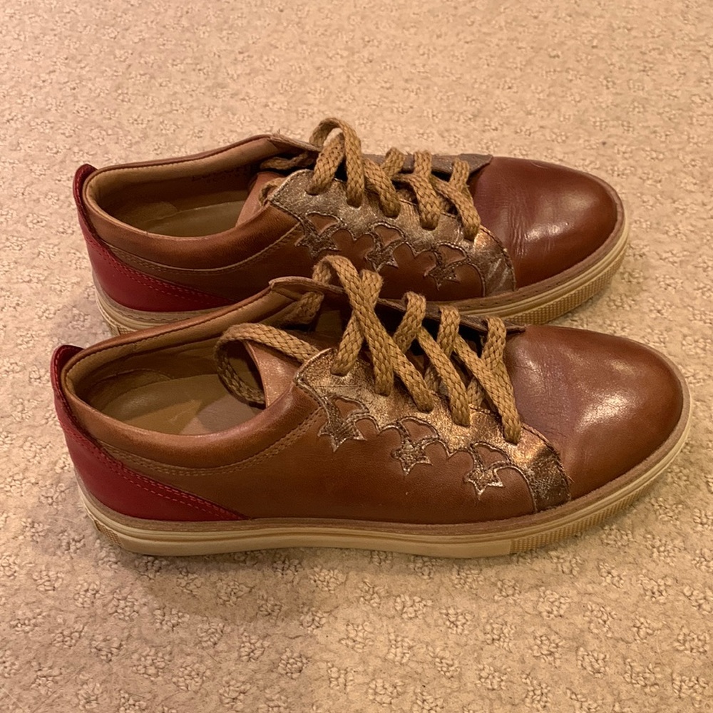 Lucchese sneakers